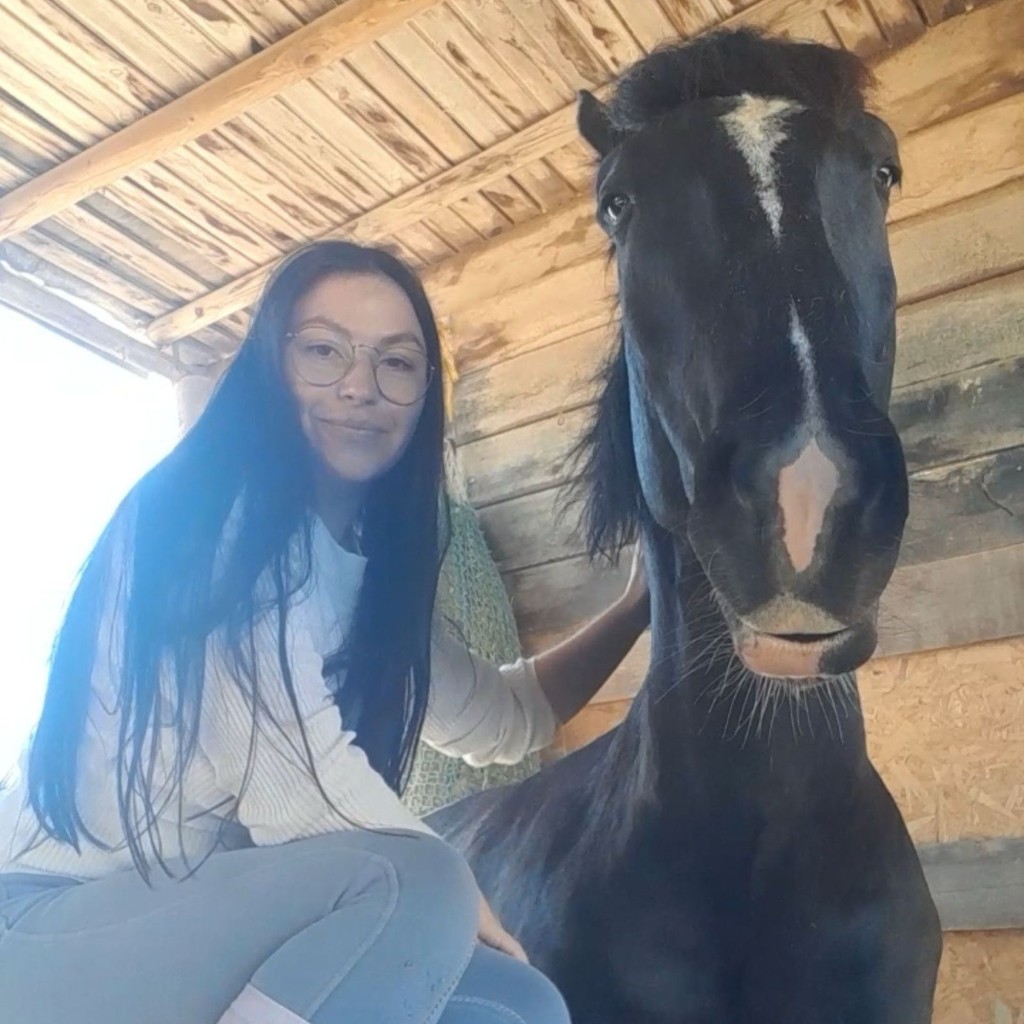 Ainhoa, equine educator and mentor